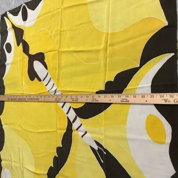 Yellow Black and White Vintage Scarf 70s Vibe Symmetrical Butterfly Signed - Picture 5 of 5